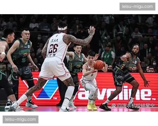 广东队25胜12负位列前四 奎因场均19分成进攻核心